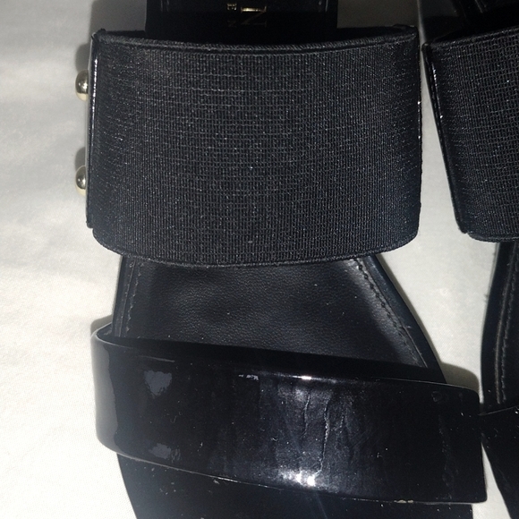 Shoes - Picture 6 of 8